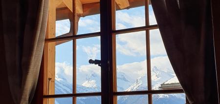 Chambre 4 - Vue sur la vallée et les Alpes